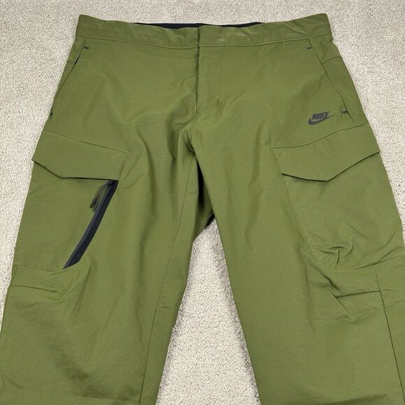 NIKE TECH WOVEN UTILITY CARGO PANTS SIZE 36 MEN'S OLIVE GREEN TAPERED DH3866-326 - Picture 2 of 8